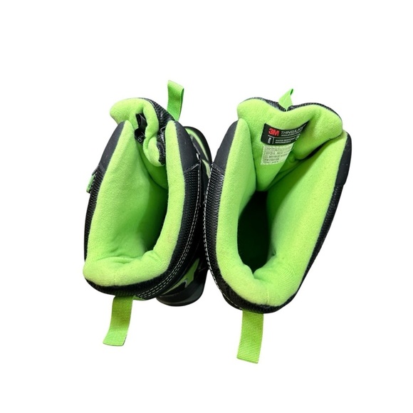 Totes “Seth” Style | PO# 210041508
Men’s Size 6 (fits Women’s 8.5) green black